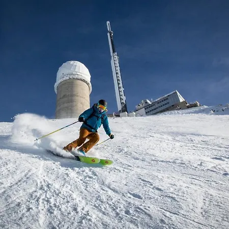 Sur Les Pistes Bagneres-de-Bigorre