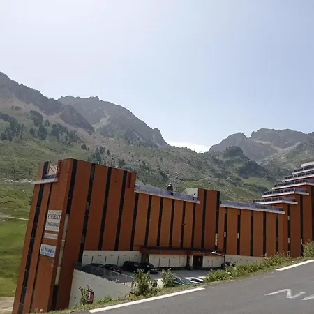 Sur Les Pistes * Bagneres-de-Bigorre